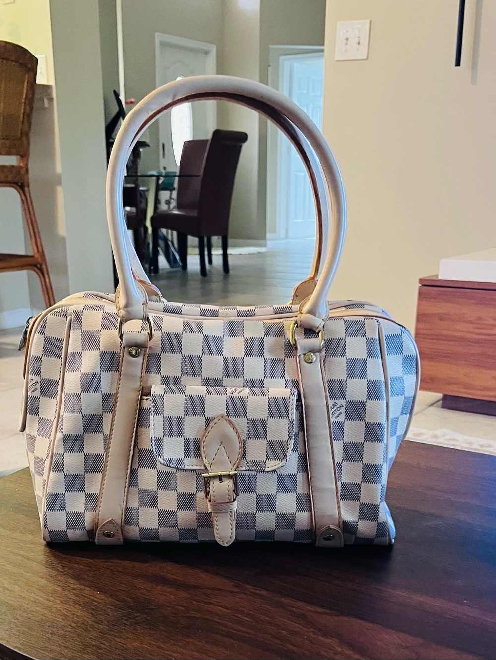 Crème & beige zip top Monagram handbag